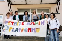 DÖNER BIÇAĞI - Döner Bıçağıyla Eşini Yaralayan Sanık Hakim Karşısına Çıktı