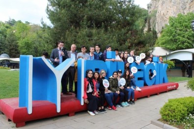 Gebze'nin Gençleri Türkiye'yi Gezerek Öğreniyor