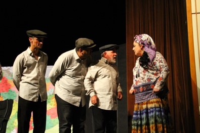 Hizan'da 'Hikaye-İ Kaymakam' Adlı Tiyatro Oyunu Sergilendi