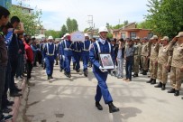 ELAZıĞSPOR - Kazada Hayatını Kaybeden Jandarma Er Son Yolculuğuna Uğurlandı