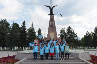 Melikgazi Belediyesi Çocuk Meclisi'nden Şehitlik Ziyareti