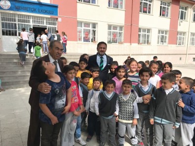 Sungurlu'da 200 Öğrenciye Giyecek Yardımı