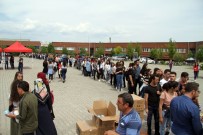 BALIK EKMEK - Üniversitede Balık Ekmek İzdihamı