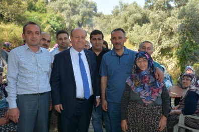 Başkan Özakca,N Dalama Mahallesindeki 30 Yıllık Yemek Hayrına Katıldı