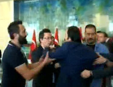 CHP'li Bülent Tezcan'a protesto
