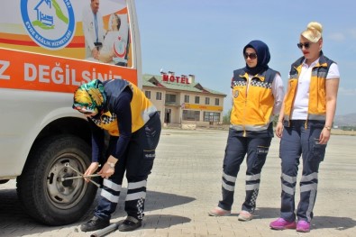 Hastaları Daha Güvenli Nakletmek İçin Eğitim Alıyorlar