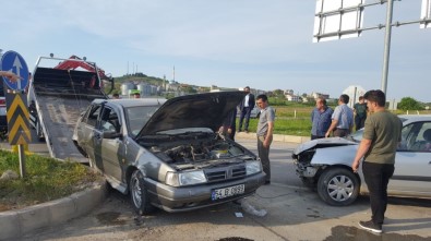 İki Otomobil Çarpıştı Açıklaması 5 Yaralı