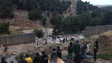 Kudüs'te Sel, Ayrım Duvarını Yıktı