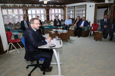 Yrd. Doç. Dr. Selim Argun Açıklaması Kütahya'daki İlim Ve İrfan Hareketi Takdire Şayan