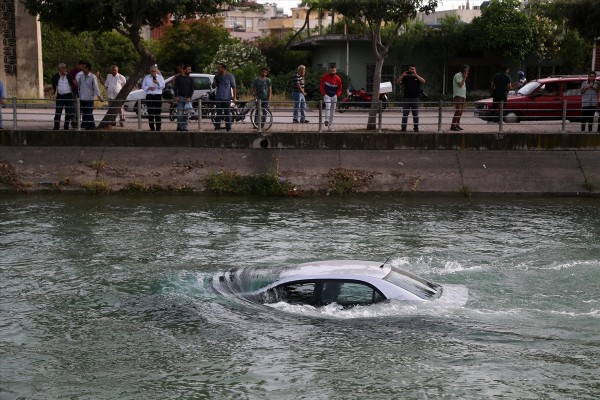 Sulama kanalında can pazarı