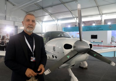 GAÜ, Eurasia Airshow'a Yeni Nesil Eğitim Uçağı DA40 İle Katıldı