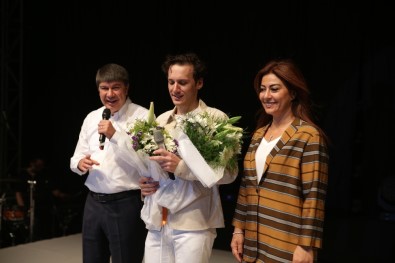 Türel'den Gençlere Edis Sürprizi