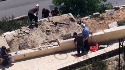 İsrail Kudüs'teki Er-Rahme Mezarlığı'na Baskın Düzenledi