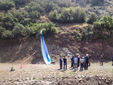Manisa'da Kaybolan Paraşütçü Ölü Bulundu