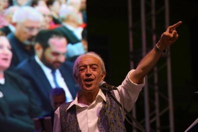 Özgürlük Meydanı Özgürlük Şarkılarıyla Açıldı