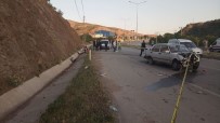 Virajı Alamayan Otomobil İstinat Duvarına Çarptı Açıklaması 1 Ölü, 1 Yaralı