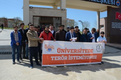 AK Parti'li Gençler Saldırıyı Protesto Etti