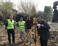 BAYRAMPAŞA BELEDİYESİ - Bayrampaşa'da Parkları Yenileme Çalışmaları Devam Ediyor