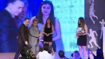 KADIN VOLEYBOL TAKIMI - Gençlik Ve Spor Bakanı Osman Aşkın Bak Sporda Yılın Onur Ödülünü Aldı