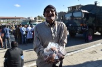 AFRİN - Mehmetçik Afrin'de Ekmeğini Halkla Paylaşmaya Devam Ediyor