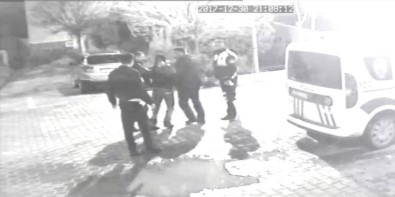 (Özel) İzmir'de Polis Dayağı Güvenlik Kamerasında