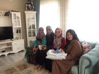 KOCABAŞ - Yenidoğan Hediyeleri Nursel Ay'dan