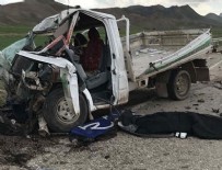YAŞAR ERYıLMAZ - Ağrı'da kamyonet ile tır çarpıştı: 2 ölü, 1 yaralı