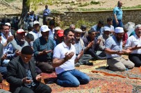 KARACAÖREN - Başkan Yüzügüllü Yağmur Duasına Katıldı