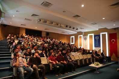 Bayburt Üniversitesi'nde 'Postmodern Din Deizm' Tartışıldı