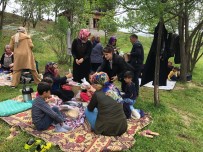İSMAIL USTAOĞLU - Belediyeden Kursiyere Piknik
