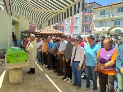 Kazada Ölen Amatör Futbolcu Toprağa Verildi