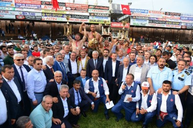 Kumluca Yağlı Güreşlerinde Ali Gürbüz Başpehlivan Oldu