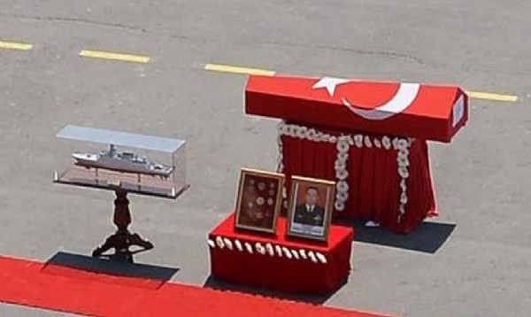 Emekli Oramiral Özden Örnek son yolculuğuna uğurlandı