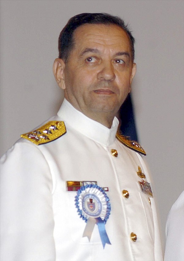 Emekli Oramiral Özden Örnek son yolculuğuna uğurlandı