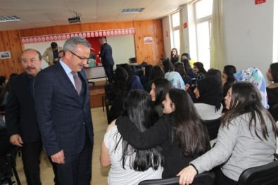 Başkan Köşker'den Öğrencilere Sınav Desteği