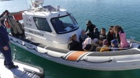 KÜÇÜKKUYU - Çanakkale'de 17 Kaçak Göçmen Yakalandı