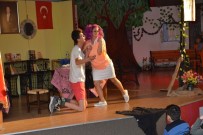 ÇIĞLI BELEDIYESI - Candost Sitesi Müzikaline Tam Not