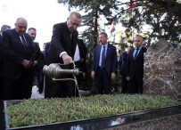 TUĞRUL TÜRKEŞ - Cumhurbaşkanı Erdoğan, Alparslan Türkeş'in Mezarını Ziyaret Etti