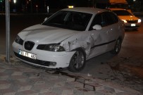Elazığ'da Trafik Kazası Açıklaması 3 Yaralı