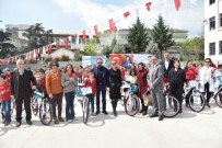 ÖZEL OKUL - İzmit'te Öğrencilere Bisikletleri Başkan Doğan'dan