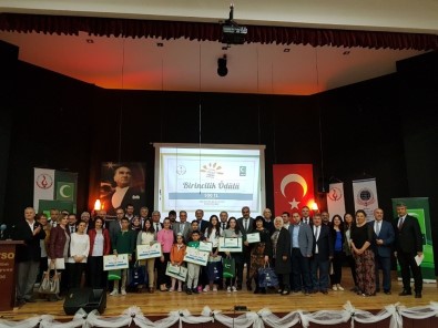 'Sağlıklı Nesil, Sağlıklı Gelecek' Yarışmasında Birinci Olan Öğrenciler Ödüllendirildi