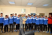 ÜNİVERSİTE MEZUNU - Akdeniz'in Şampiyon Futbolcuları Türkiye Şampiyonası İçin Osmaniye'ye Uğurlandı