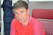İSTANBULSPOR - Bulak Açıklaması 'Kalan 5 Maçı Kazanıp Play-Offa Kalmak İstiyoruz'
