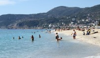 KLEOPATRA - Doğuda Kar Alanya'da Deniz Keyfi