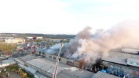 Eyüpsultan'daki İzolasyon Fabrikası Yangını Havadan Görüntülendi