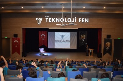 Öğrenciler Gelecek Ve Teknolojiyi Tartıştı