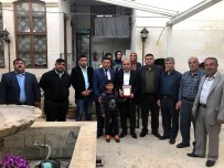 SİVİL ŞEHİTLİK - Sivil Şehit Ve Gazi Aileler Derneğinden Başkan Kara'ya Plaket