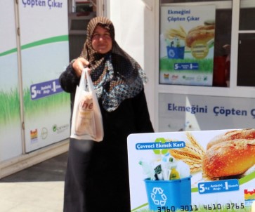Zeytinburnu'nda 16 Bin 757 Adet Ekmek Çöpten Kurtarıldı