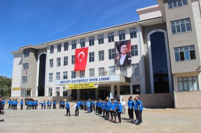 Çavuşoğlu'ndan Memleketinde Okul Ziyaretleri