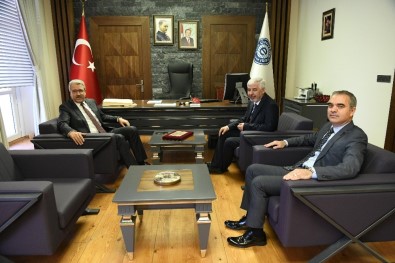 Ege Üniversitesinden İzmir Bakırçay Üniversitesine Bilimsel Destek